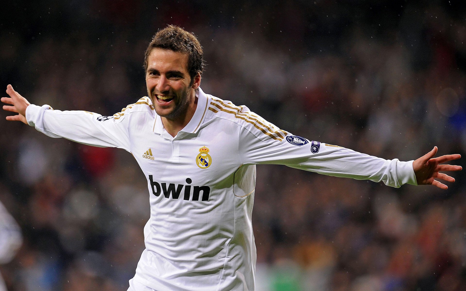 FB体育赛事-关键战之夜，京多安连击定乾坤，奥运周期首战告捷